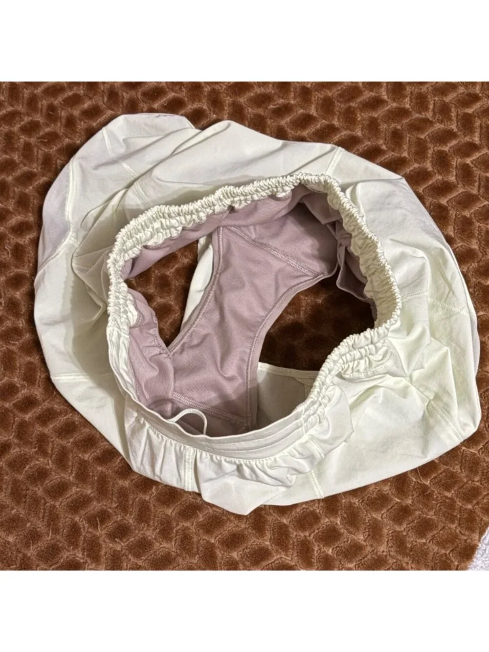 LIKE NEW Lululemon Hotty Hot Low-Rise Lined Shorts 4" Elixir Swift Lined Size 6 - Picture 4 of 9